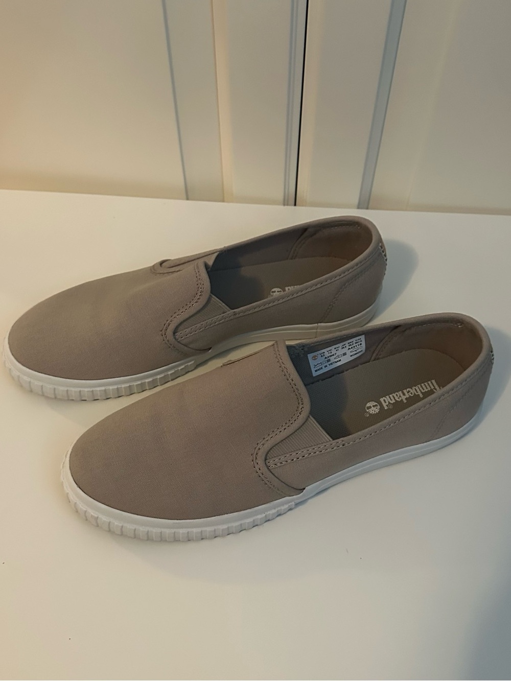 Timberland Women’s Newport Bay Slip on - LT Beige Canvas